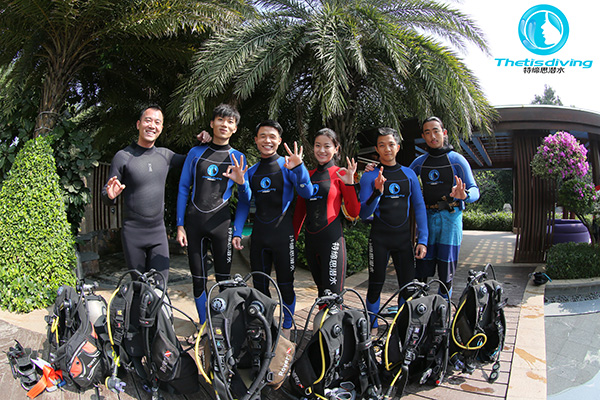12/12正式上線！PADI 最新課程【休閑潛水員Resort Diver】 丨 一天拿證，潛遍全球